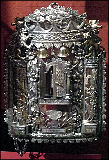 Maltz Museum of Jewish History This Torah shield was made in Lubin, Poland, in 1776, but was found near Grondo in Belarus