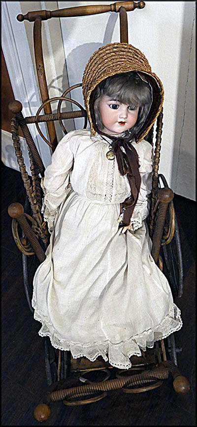 Milan Museum—Dolls from the Coulton collection.